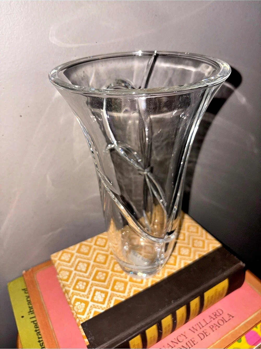 Vera Wang Crystal Vase Wedgwood Love Knots" Ribbon Bow Motif#holidaydecor#gift